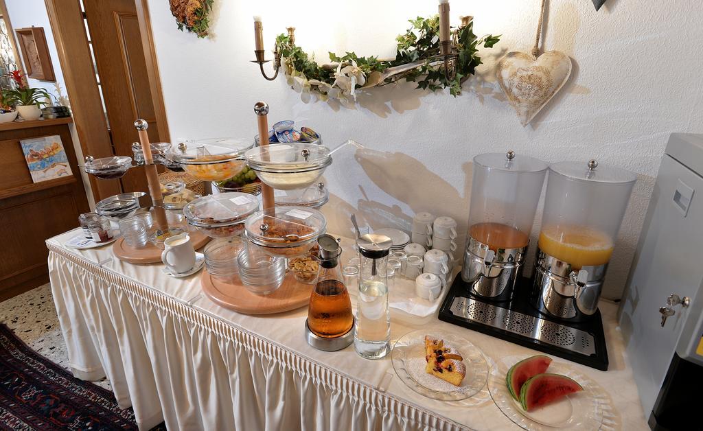 Hotel Garni Jennewein Mayrhofen Ngoại thất bức ảnh