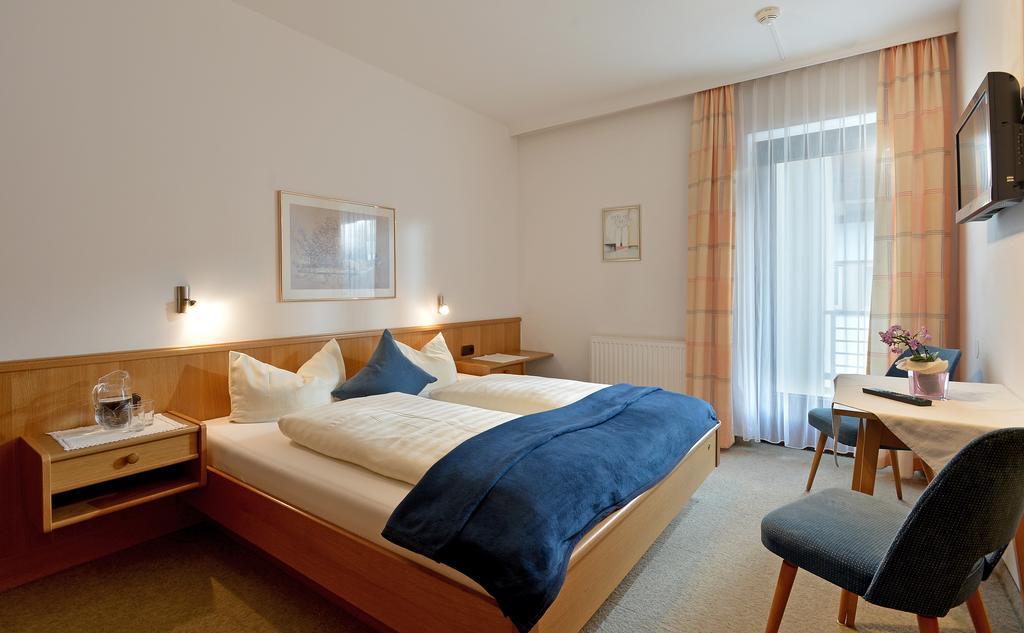 Hotel Garni Jennewein Mayrhofen Phòng bức ảnh