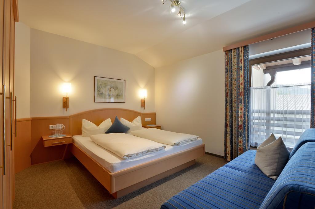 Hotel Garni Jennewein Mayrhofen Phòng bức ảnh
