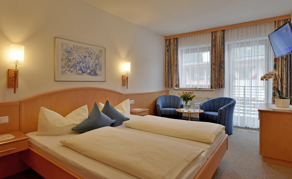 Hotel Garni Jennewein Mayrhofen Phòng bức ảnh