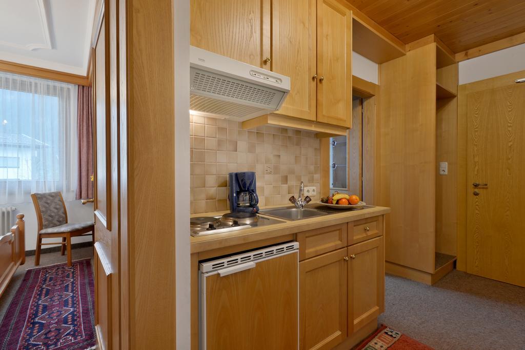 Hotel Garni Jennewein Mayrhofen Phòng bức ảnh