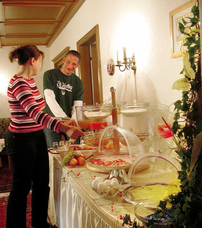 Hotel Garni Jennewein Mayrhofen Ngoại thất bức ảnh