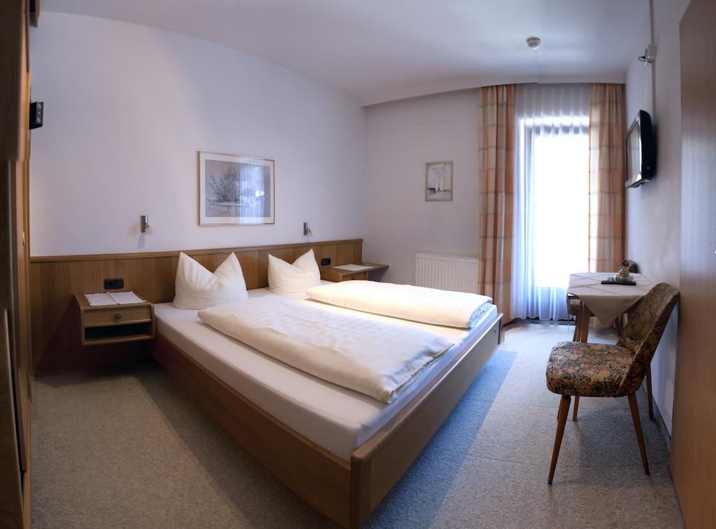Hotel Garni Jennewein Mayrhofen Phòng bức ảnh