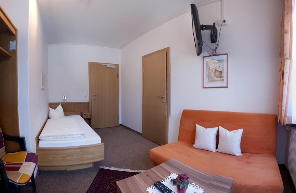 Hotel Garni Jennewein Mayrhofen Phòng bức ảnh