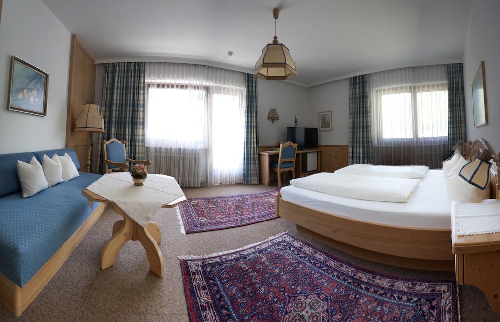 Hotel Garni Jennewein Mayrhofen Phòng bức ảnh