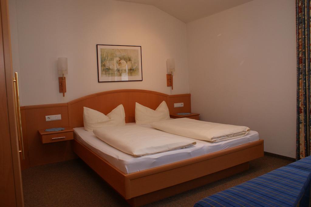 Hotel Garni Jennewein Mayrhofen Phòng bức ảnh