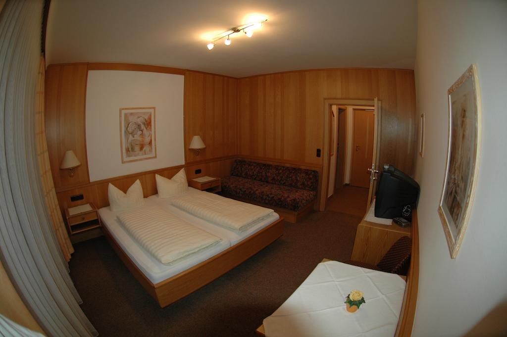 Hotel Garni Jennewein Mayrhofen Phòng bức ảnh