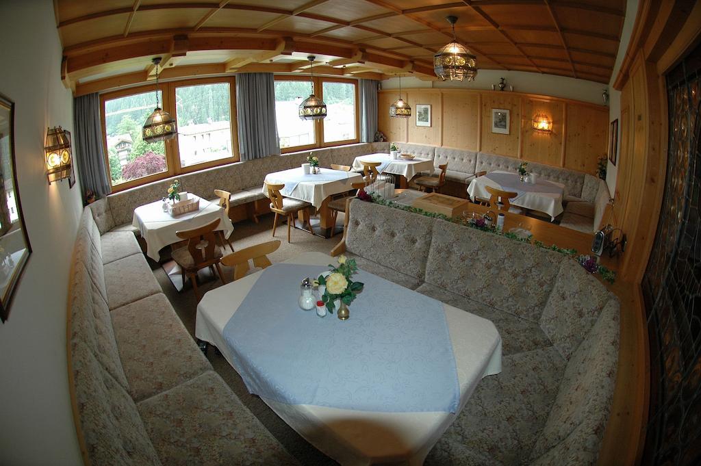 Hotel Garni Jennewein Mayrhofen Ngoại thất bức ảnh
